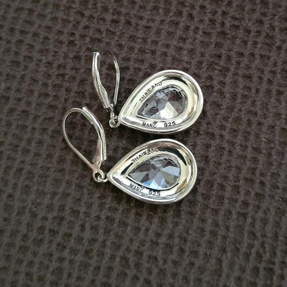 MARC Cubic Zirconia💎 Teardrop💧 Earrings with Swarovski Marcasite Gemstones - Picture 9 of 15